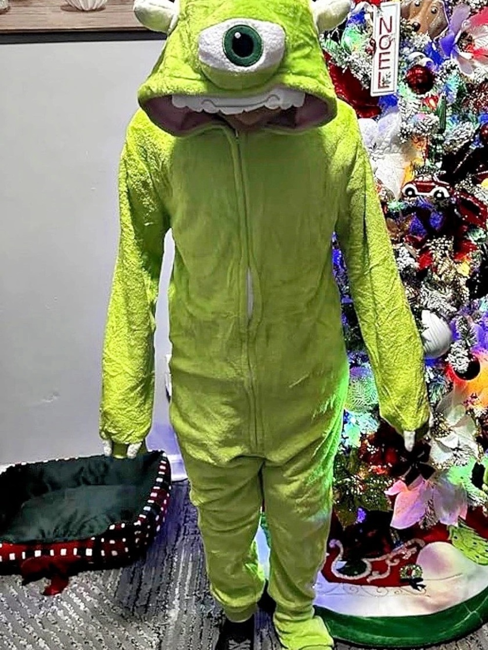 Mike Wazowski Costume Green One-Eyed Monster Costume Onesie NWT